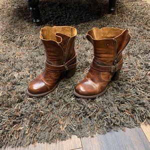 SOLD Freebird boots Bama size 6